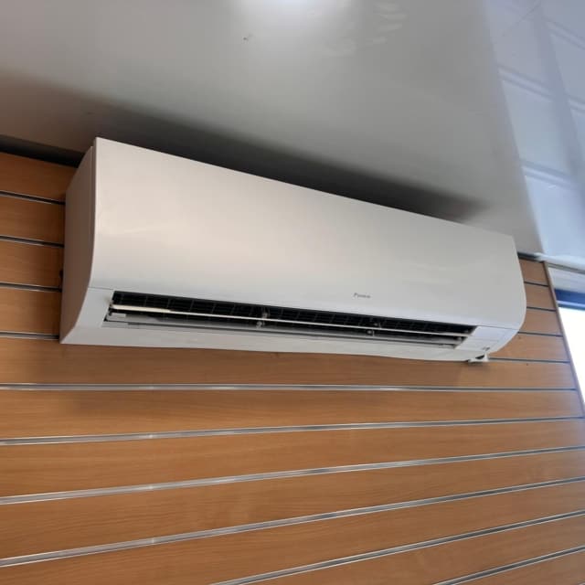 Daikin Stylish AC install